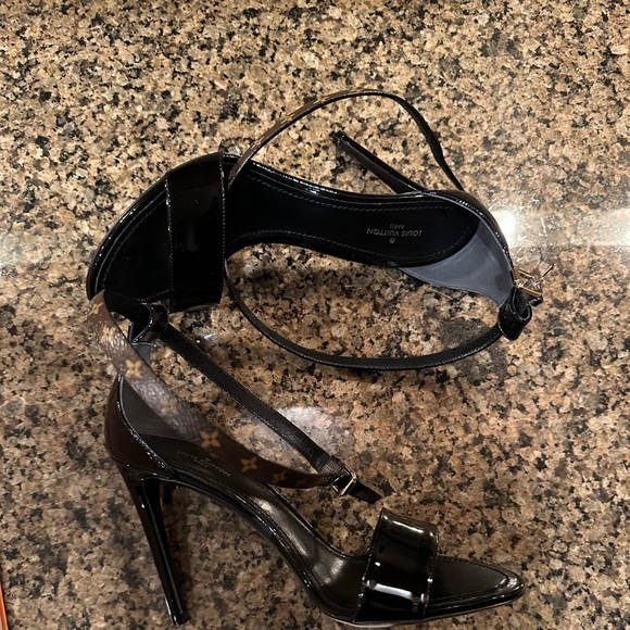 Louis Vuitton Pattern Print LV Monogram Patent Leather Sandals, never worn. - Picture 8 of 16